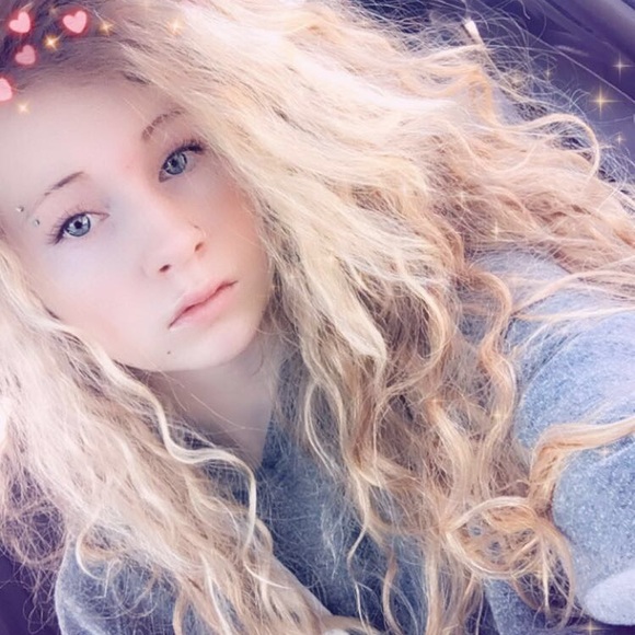 Meet your Posher, Hannah - Picture 4 of 7